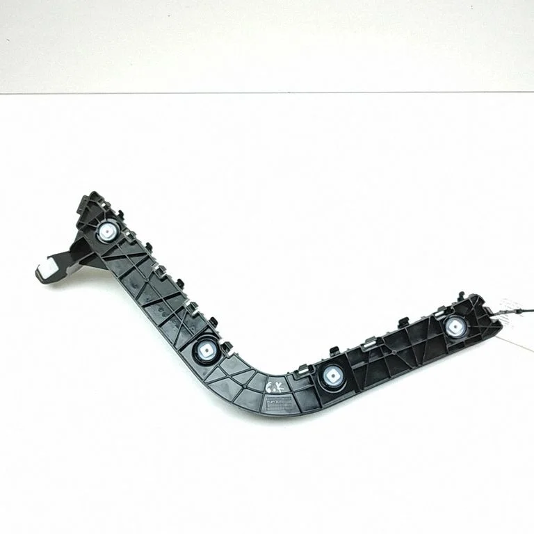 Rear bumper mounting bracket 193258300E