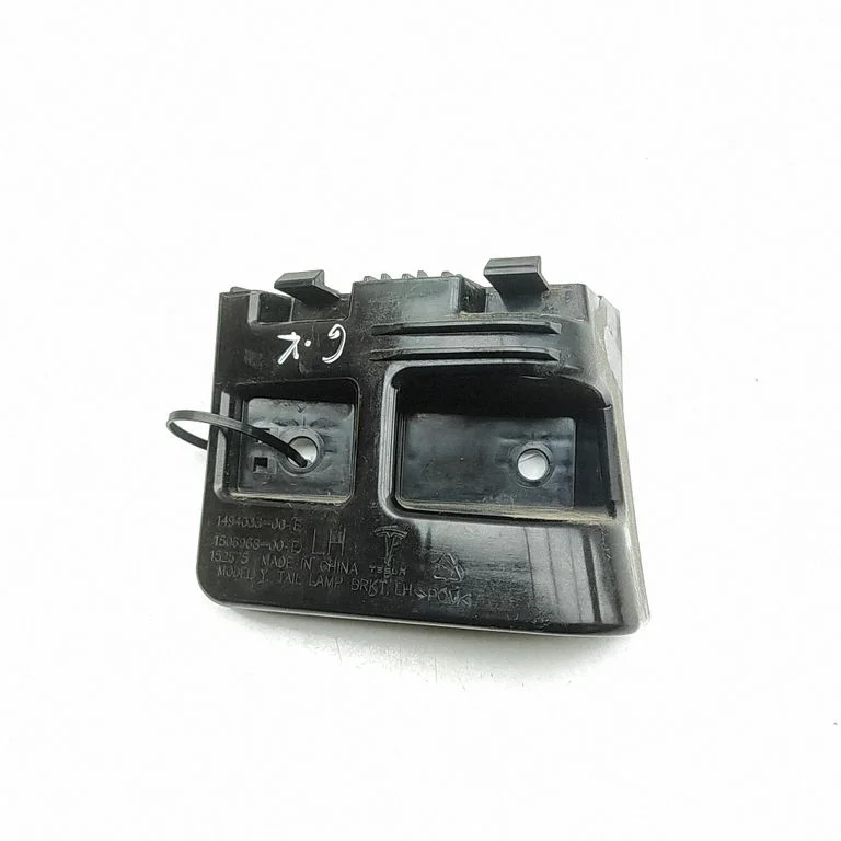 Aizmugurējā bufera turētājs 150696800E
