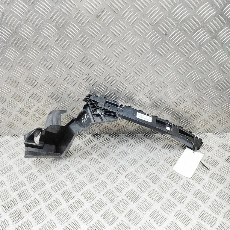 Tagumise kaitseraua kinnitusklamber LJ8B17E850AE