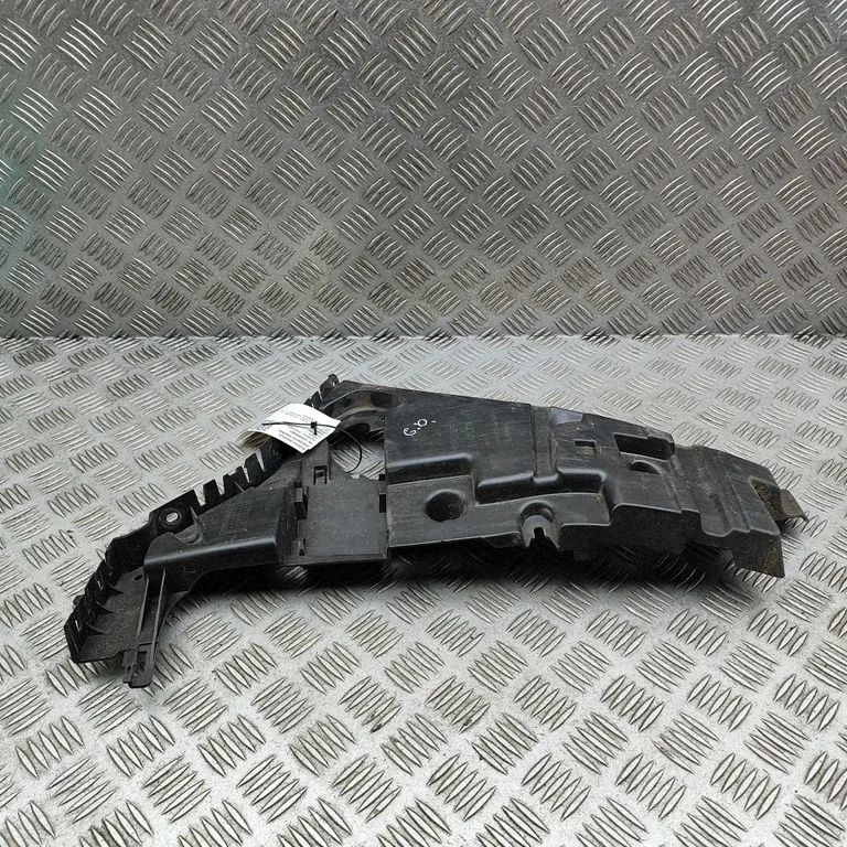 Rear bumper mounting bracket 31425226