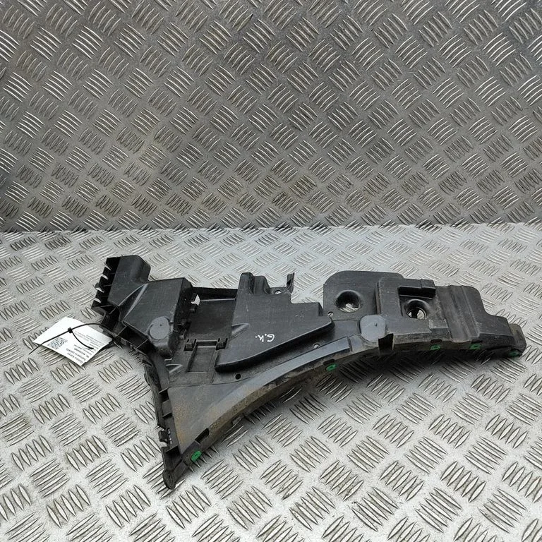 Rear bumper mounting bracket 31425225