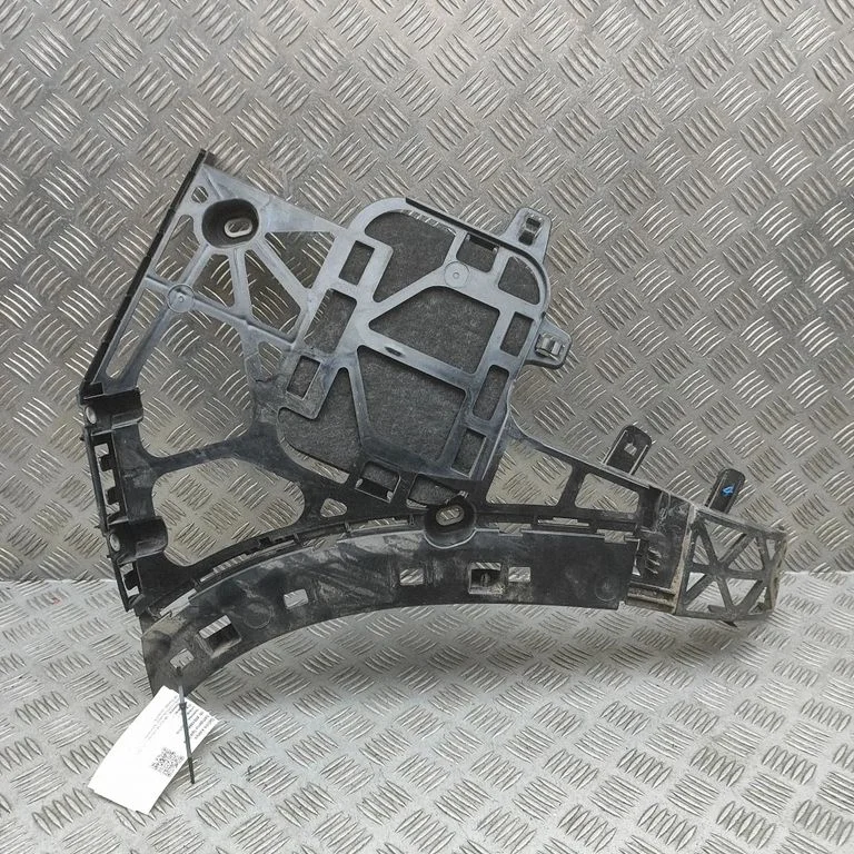 Rear bumper mounting bracket A1678804100