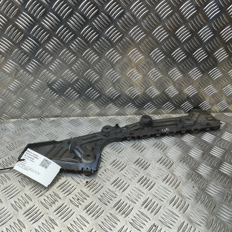 Rear bumper mounting bracket 852243619R