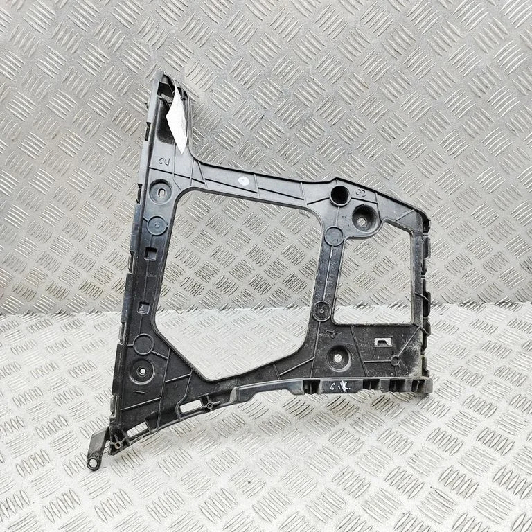 Aizmugurējā bufera turētājs 4M0807453