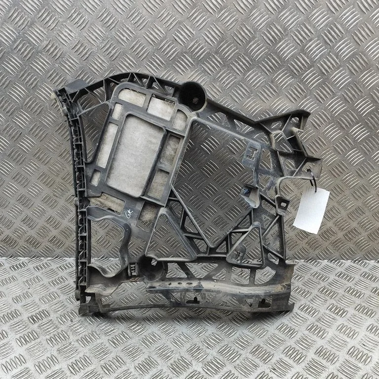 Rear bumper mounting bracket A1668800912