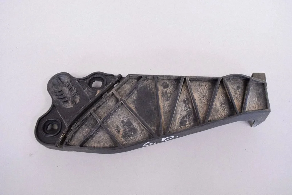 Aizmugurējā bufera turētājs A1768850314