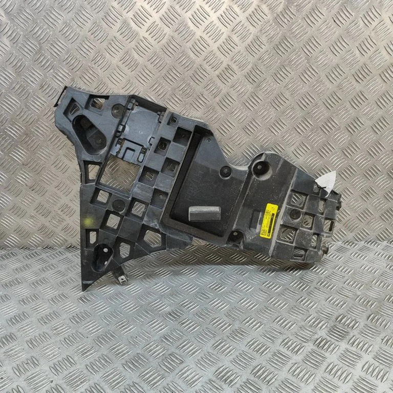 Rear bumper mounting bracket 8075209