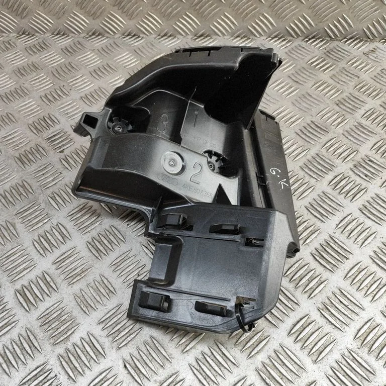 Rear bumper mounting bracket 4KE807365 – Audi RS Q8 (2019-)