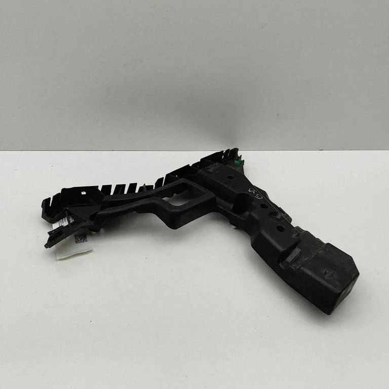Rear bumper mounting bracket – Polestar 2 (2020-)