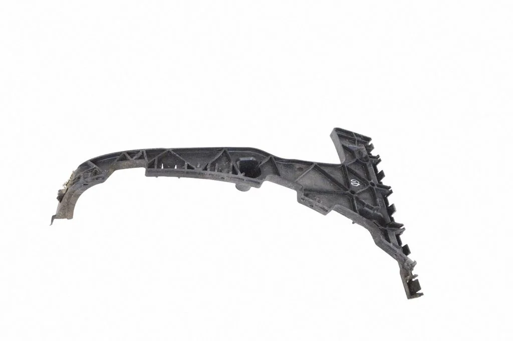 Rear bumper mounting bracket – Audi Q5 SQ5 8R (2008-2017)