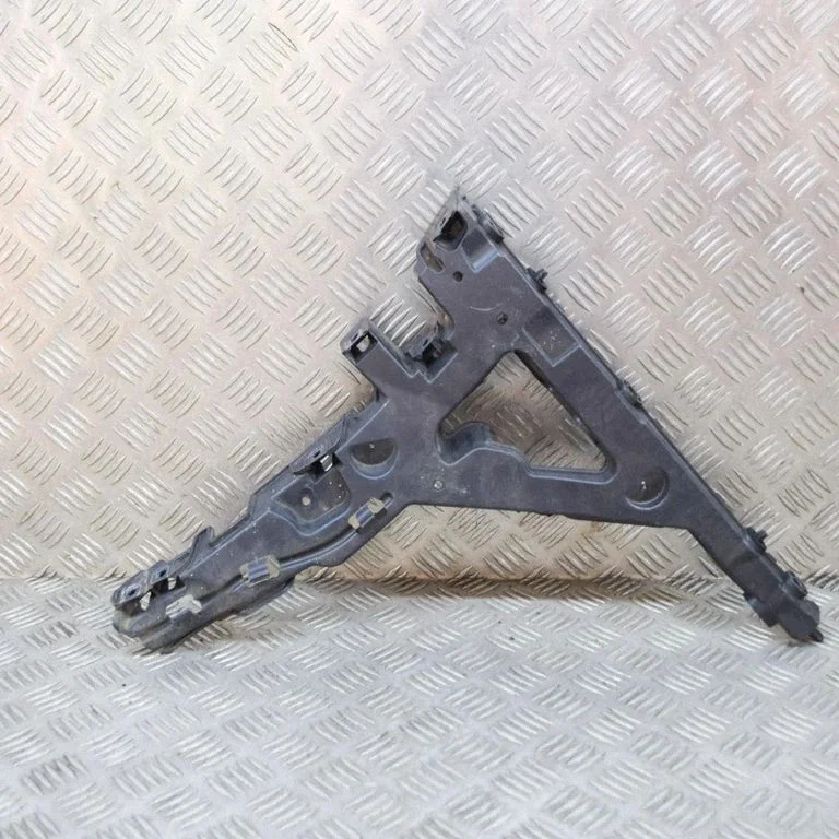 Rear bumper mounting bracket – Land Rover Range Rover Evoque L551 (2018-)