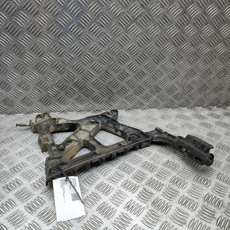 Rear bumper mounting bracket 8T0807889