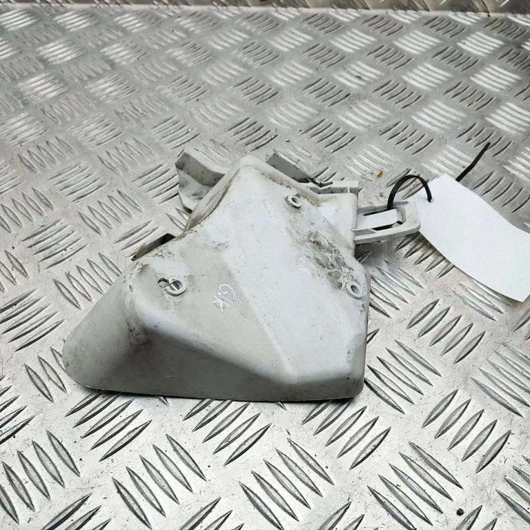 Aizmugurējā bufera turētājs F1EB17A882AA