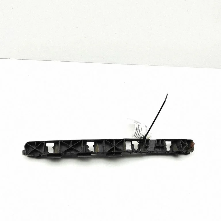 Aizmugurējā bufera turētājs 86615D7000