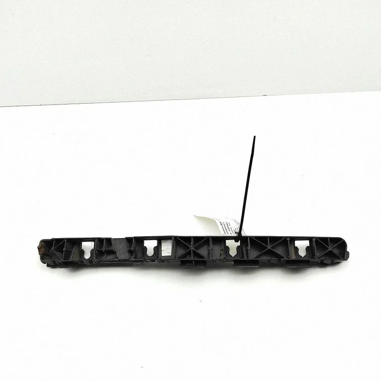 Aizmugurējā bufera turētājs 86616D7000
