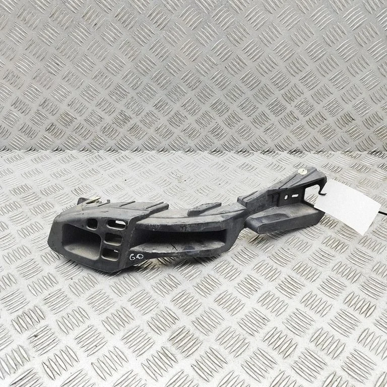 Rear bumper mounting bracket 7P5807394A