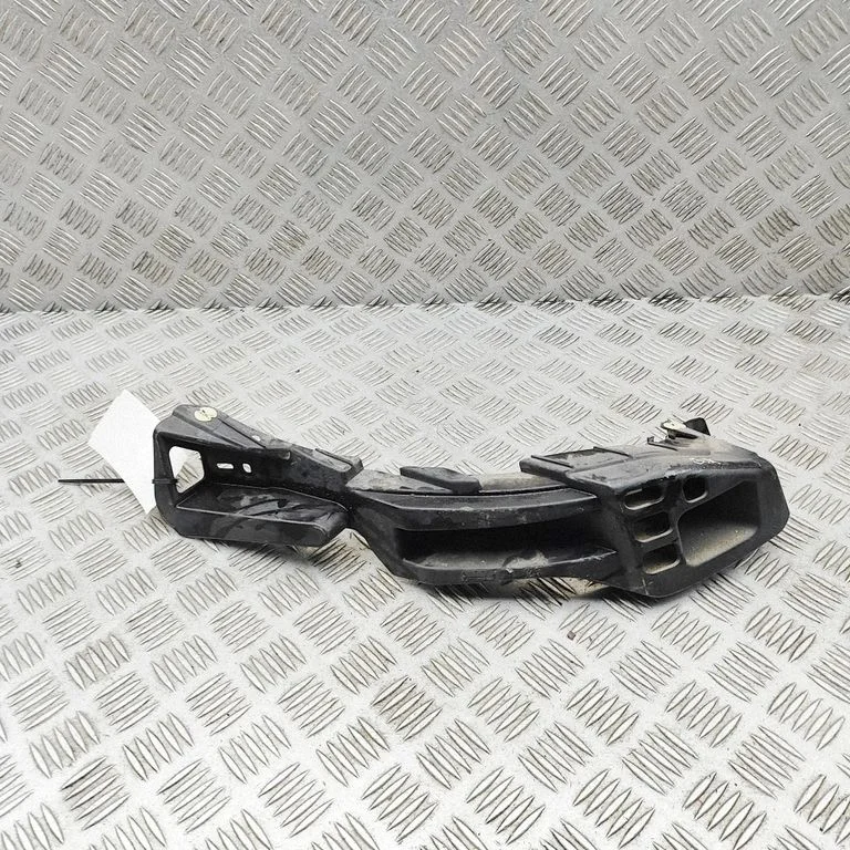Rear bumper mounting bracket 7P5807393A