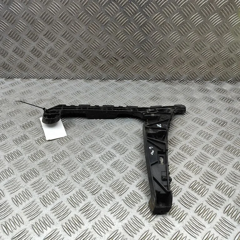 Aizmugurējā bufera turētājs 8W5807454