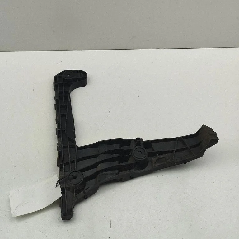 Rear bumper mounting bracket 8W6807454