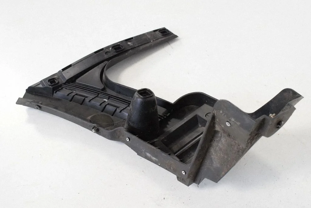 Rear bumper mounting bracket – Volvo XC90 (2007-2014)