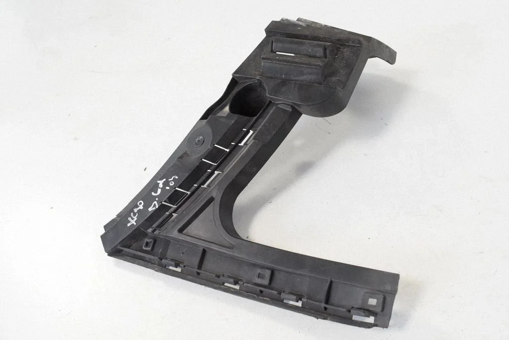 Rear bumper mounting bracket – Volvo XC90 (2007-2014)