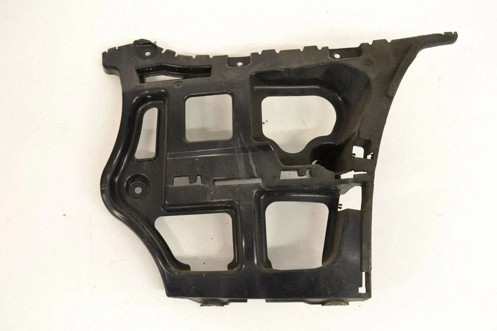Tagumise kaitseraua kinnitusklamber – BMW 3-seeria E90 E91 (2005-2012)