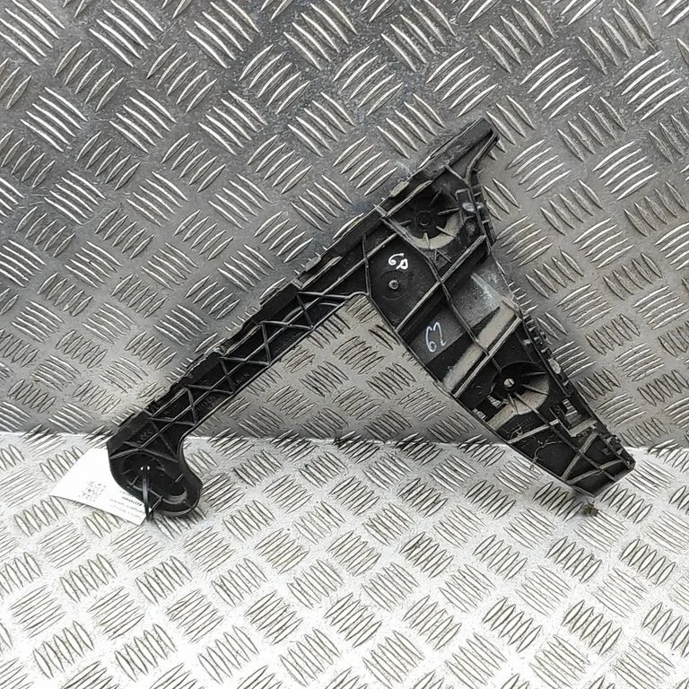 Aizmugurējā bufera turētājs 8W6807454