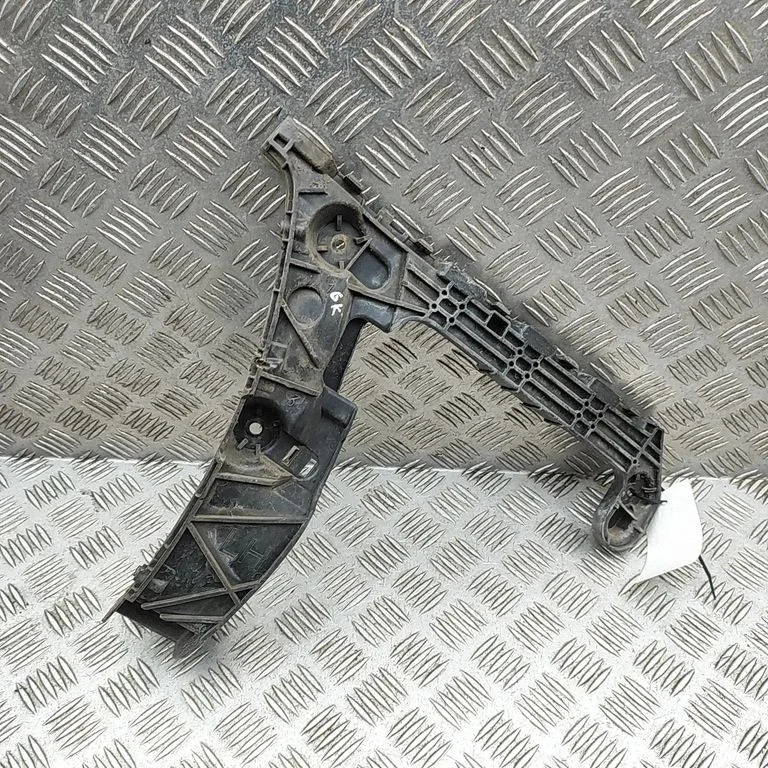 Rear bumper mounting bracket 8W9807453A