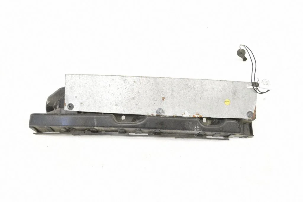 Aizmugurējā bufera turētājs 94003301A