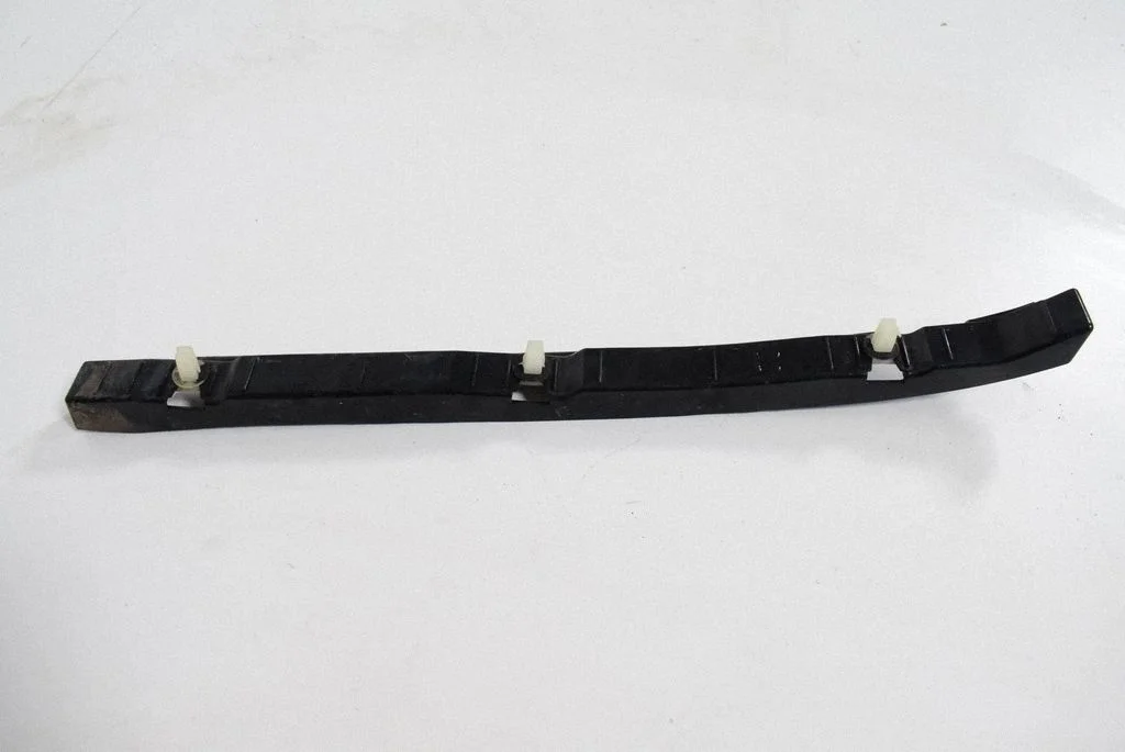 Aizmugurējā bufera turētājs 868162B000