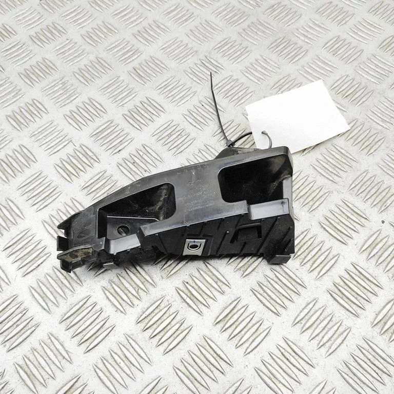 Aizmugurējā bufera turētājs 175710000D