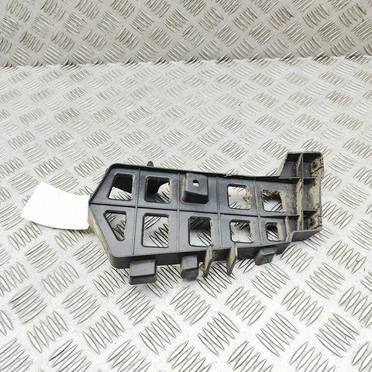 Aizmugurējā bufera turētājs EM2E2804430