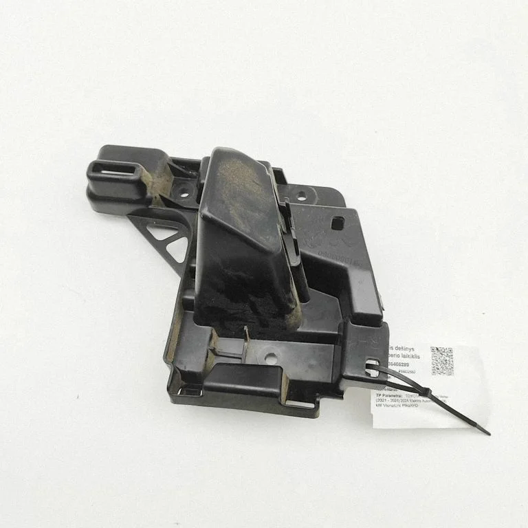 Rear bumper mounting bracket – Toyota ProAce City (2019-)