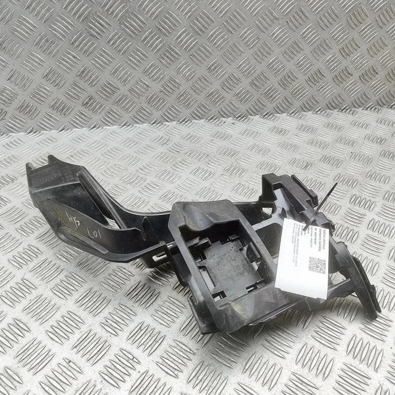 Rear bumper mounting bracket A1678804000