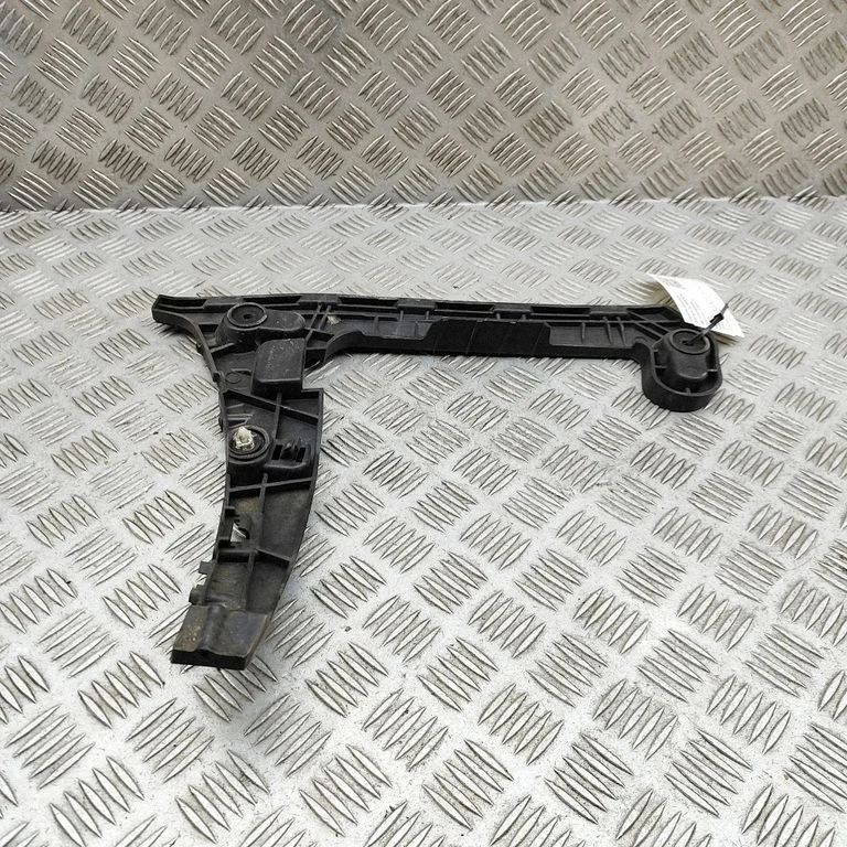 Rear bumper mounting bracket 8W5807454