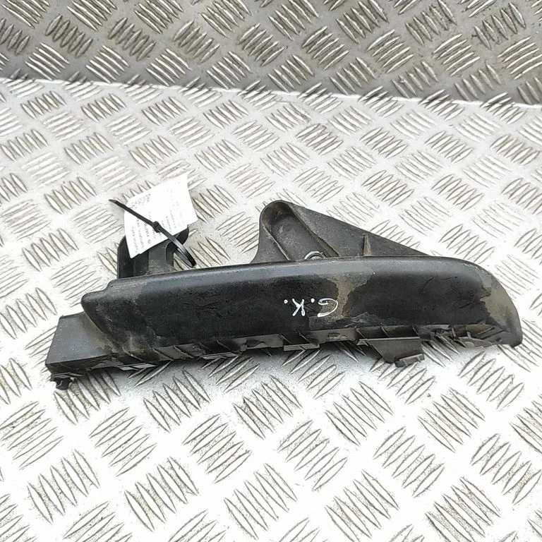 Aizmugurējā bufera turētājs 57707VA081