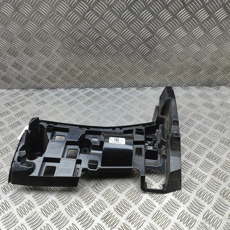 Aizmugurējā bufera turētājs – BMW X5M G05 F95 (2019-)