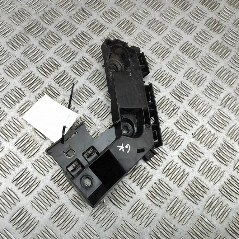 Rear bumper mounting bracket – Volkswagen e-Golf (2014-)