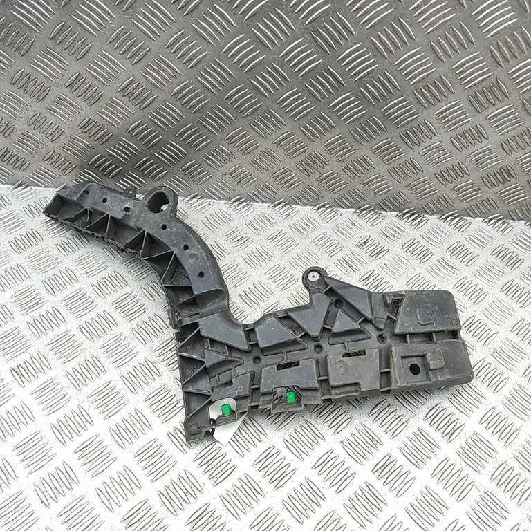 Rear bumper mounting bracket – Volvo V60 (2018-)