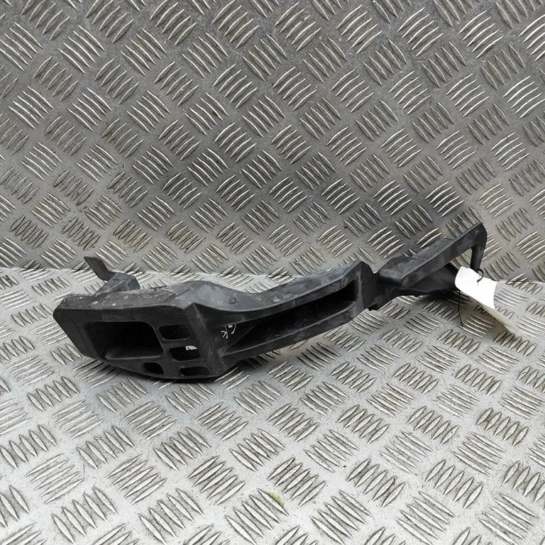 Aizmugurējā bufera turētājs 7P5807393