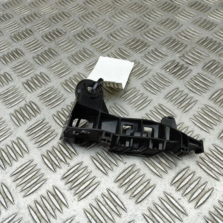 Aizmugurējā bufera turētājs 5256233060
