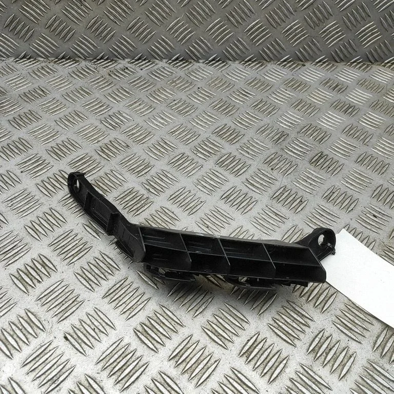 Aizmugurējā bufera turētājs 5256242060