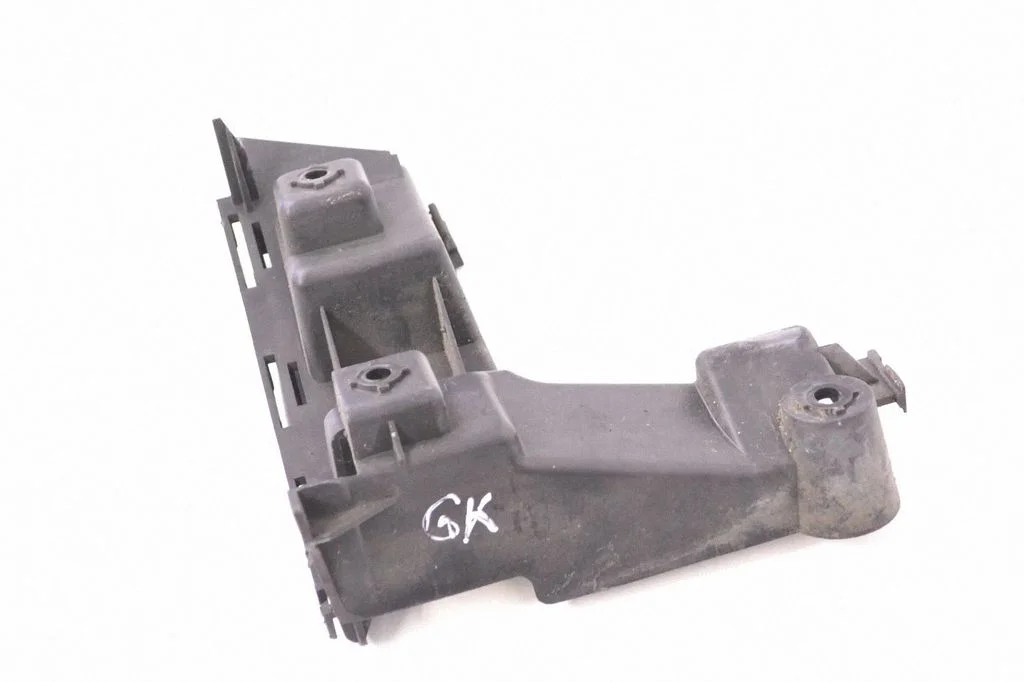 Rear bumper mounting bracket – Volvo V70 (2008-2013)