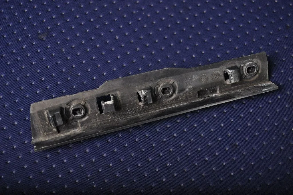 Rear bumper mounting bracket – Audi A7 S7 4G (2011-2017)