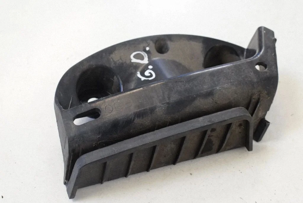 Rear bumper mounting bracket – BMW 3 Series E90 E91 (2005-2012)
