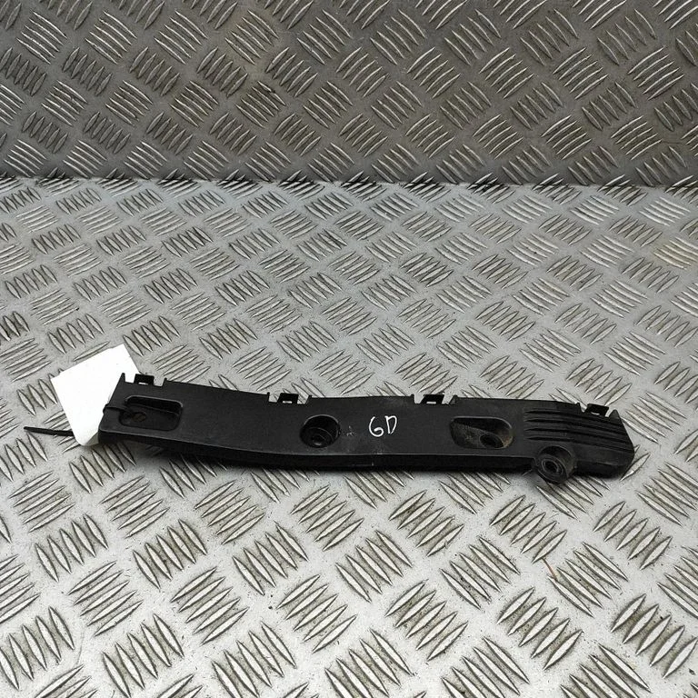 Rear bumper mounting bracket CN1517A881CA