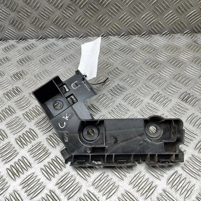 Rear bumper mounting bracket – Volkswagen e-Golf (2014-)