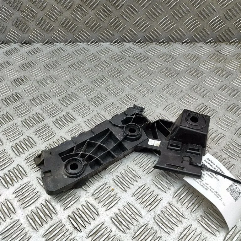 Rear bumper mounting bracket 5H6807394D