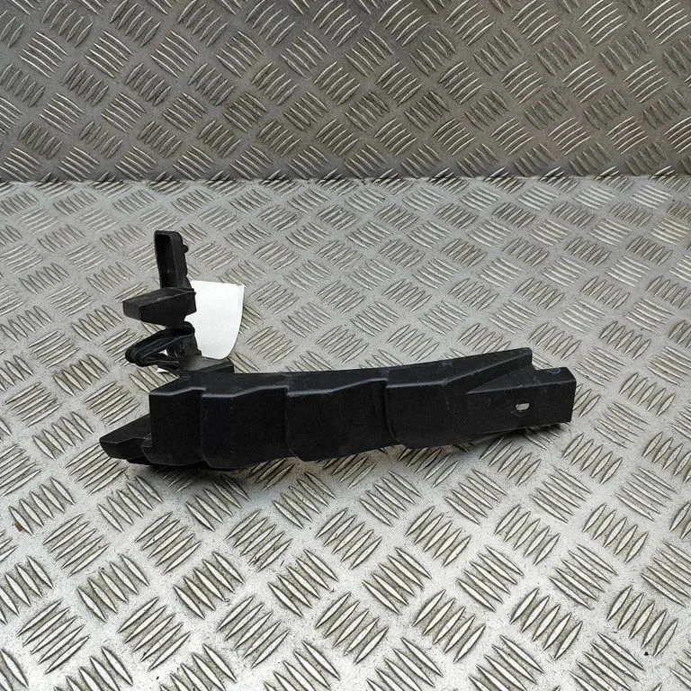 Rear bumper mounting bracket – Jaguar F-Pace (2016-)
