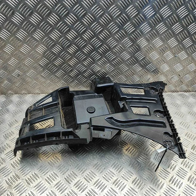 Rear bumper mounting bracket 7332318